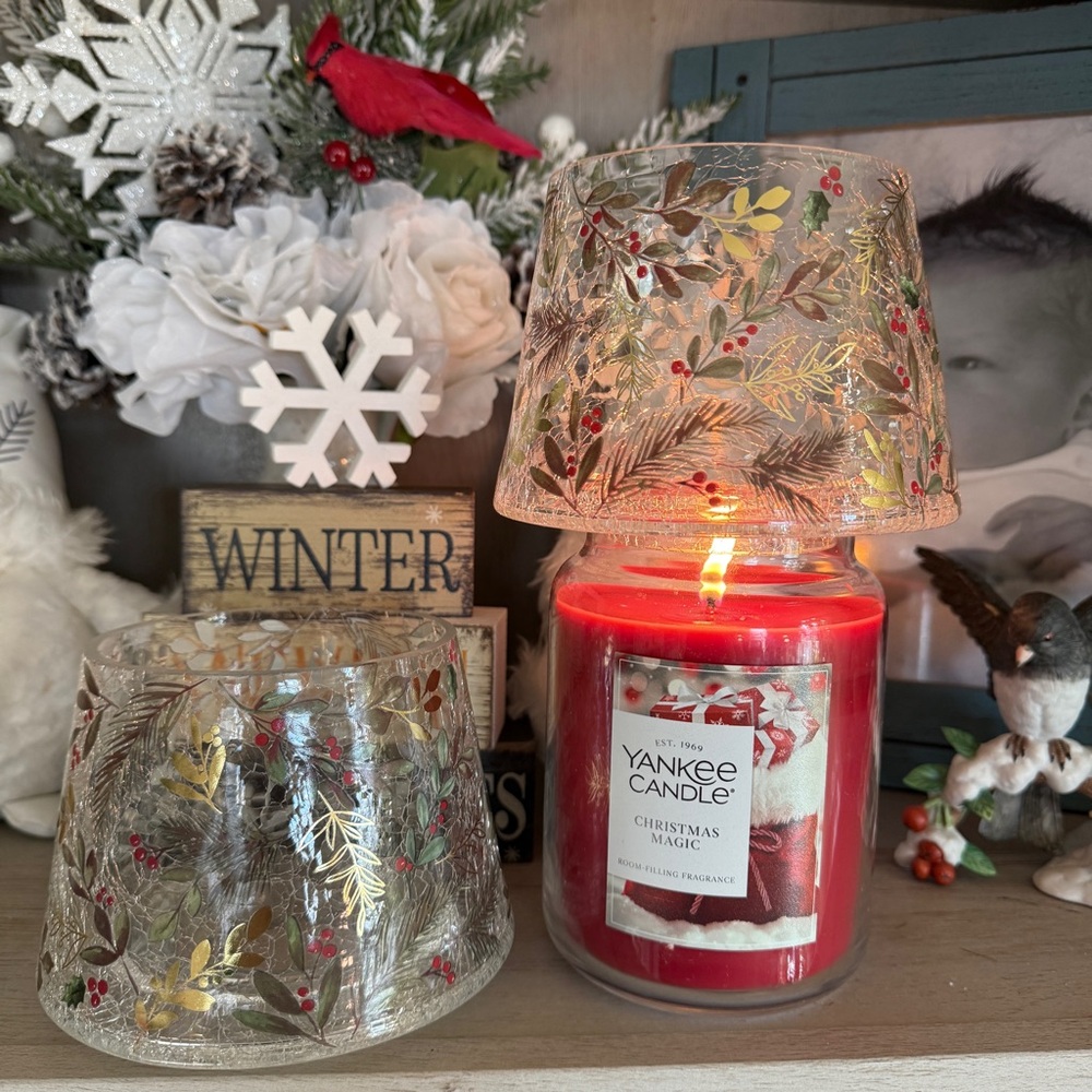 Yankee Candle 2025 Winter Berries Large Jar Candle Shade - excellent condition